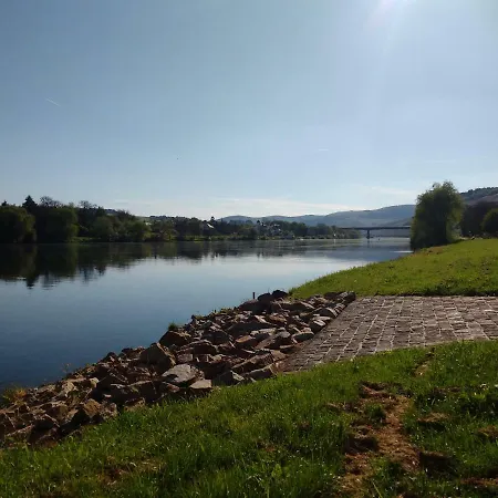 Im Kirchberg Лизер